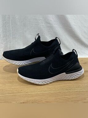 Nike Epic Phantom React Flyknit Men’s Size 14 Black Running Shoes
